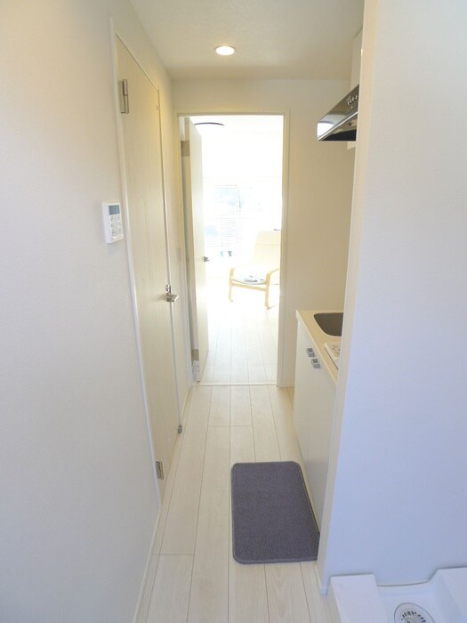 物件内観写真16　(玄関)