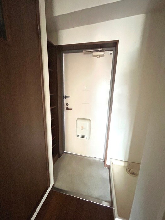 物件内観写真19　(玄関)