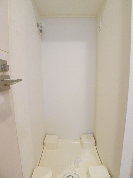 物件内観写真19　(洗濯機置場)