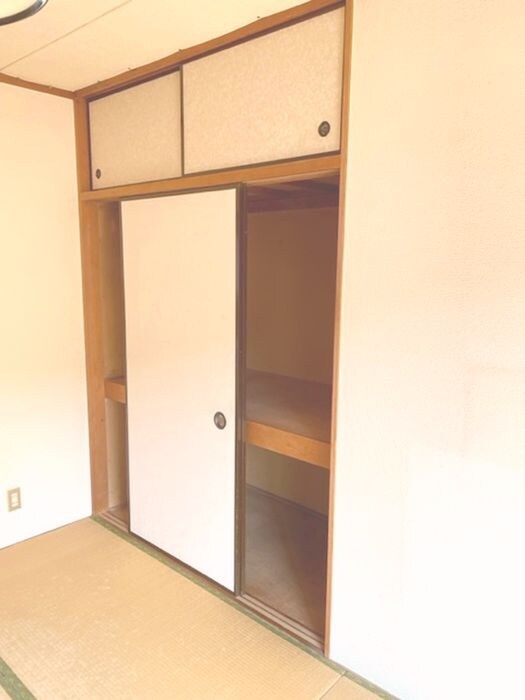 物件内観写真16　(洗濯機置場)