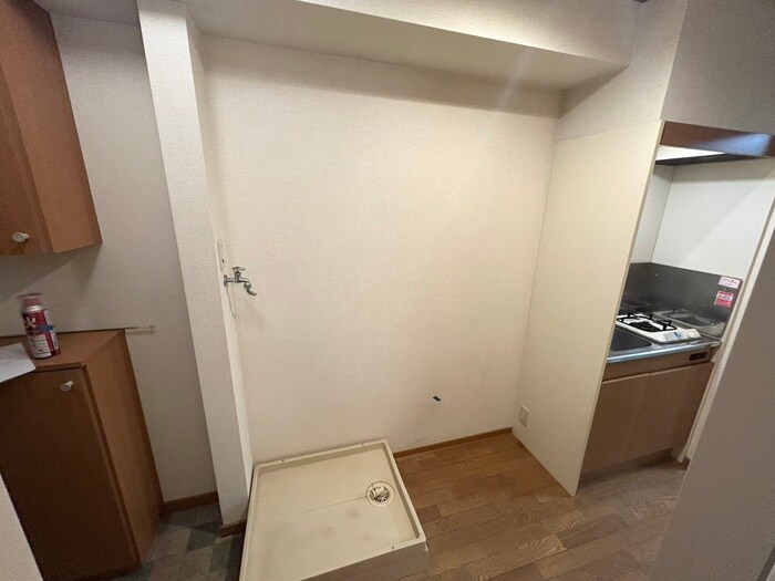 物件内観写真18　(洗濯機置場)