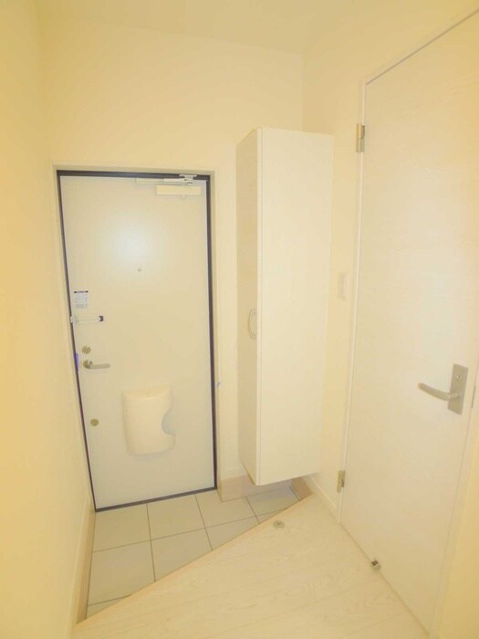 物件内観写真16　(玄関)