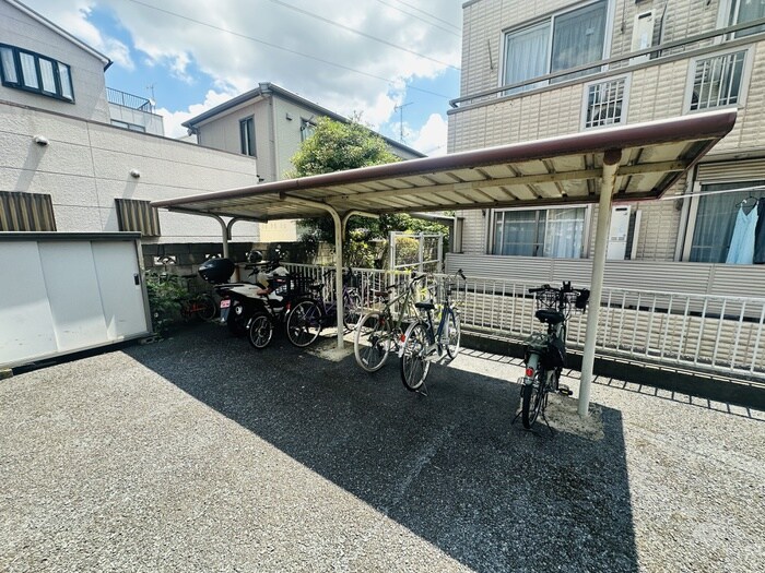 物件外観写真3　(駐輪場)