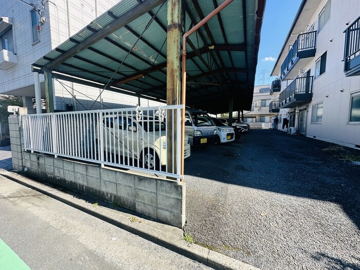 物件外観写真6　(駐車場)