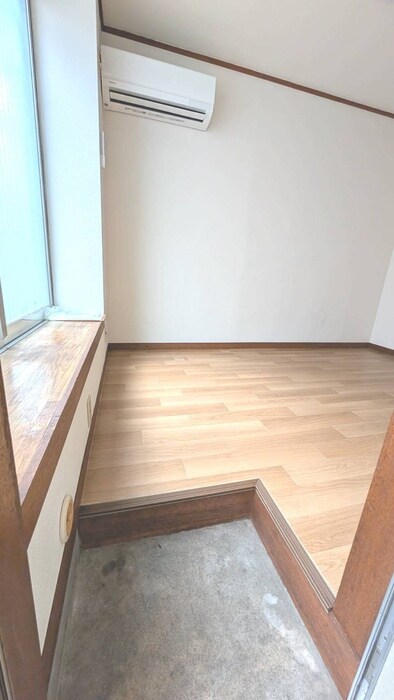 物件内観写真7　(玄関)