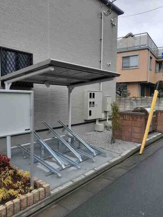 物件外観写真2　(駐輪場)