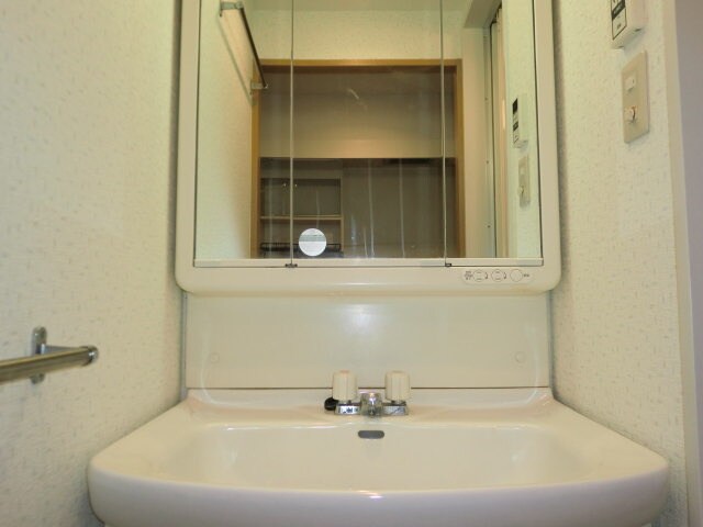 物件内観写真8　(洗面)