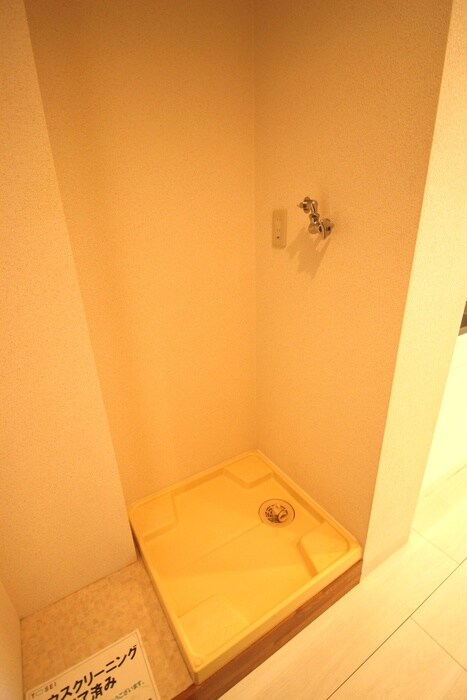 物件内観写真16　(洗濯機置場)