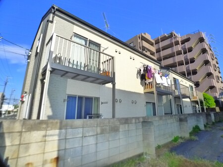 ｻﾝﾊﾞﾚｰ谷在家駅前外観写真