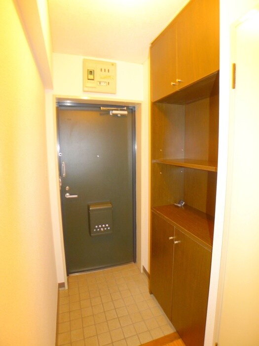 物件内観写真7　(玄関)