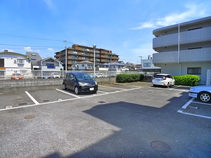 物件外観写真4　(駐車場)