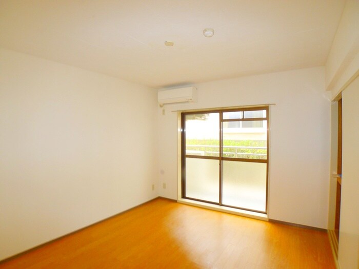 物件内観写真13　(室内からの展望)