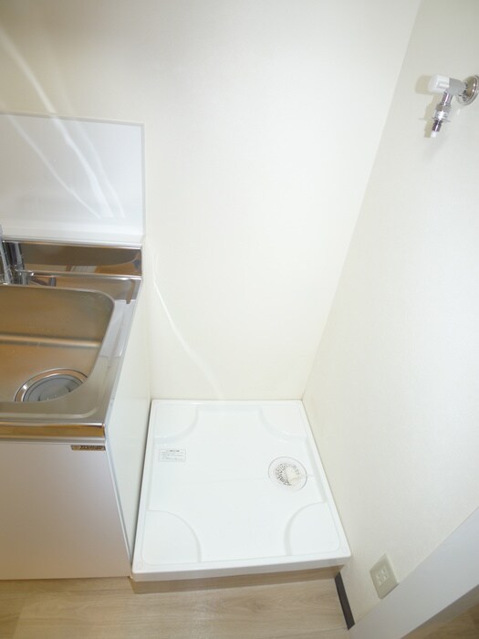 物件内観写真5　(洗濯機置場)