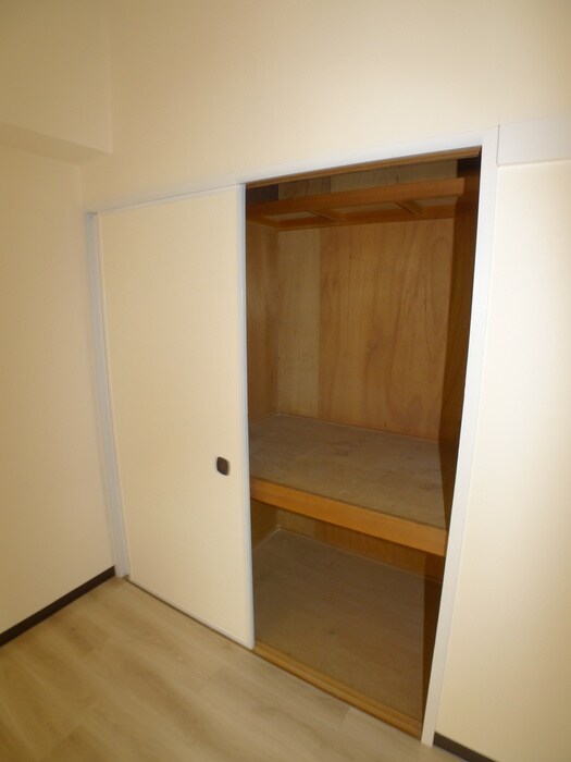 物件内観写真10　(収納)
