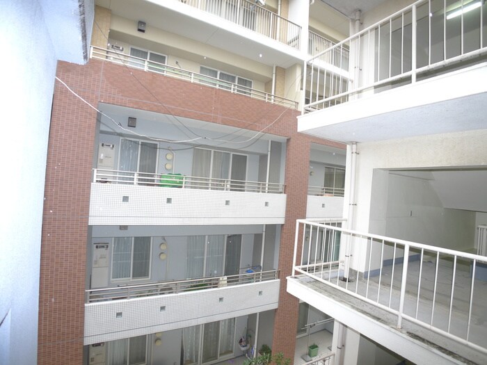 物件内観写真15　(室内からの展望)