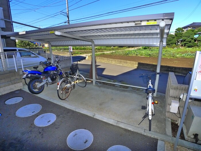 物件外観写真5　(駐輪場)