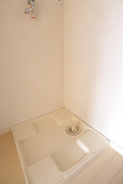 物件内観写真13　(洗濯機置場)