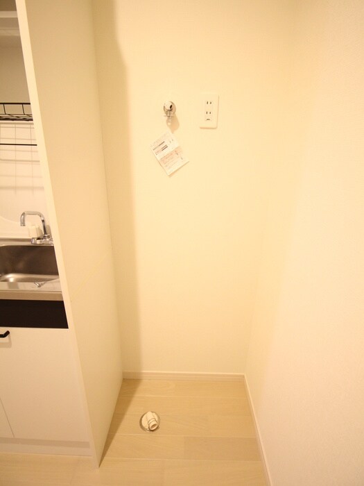 物件内観写真18　(洗濯機置場)