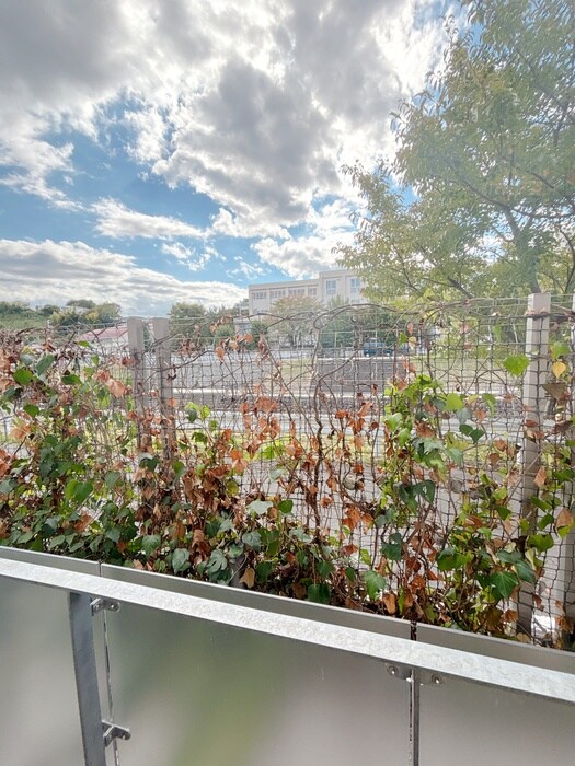 物件内観写真18　(室内からの展望)