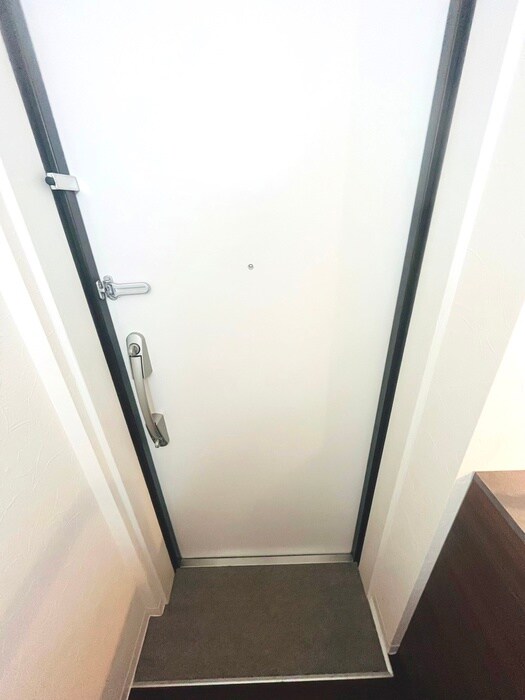 物件内観写真18　(玄関)