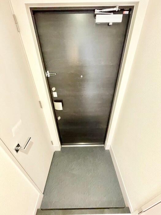 物件内観写真16　(玄関)