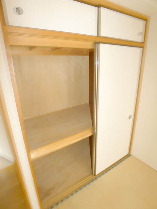 物件内観写真12　(収納)