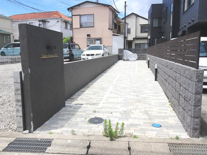 物件外観写真5　(エントランス部分)