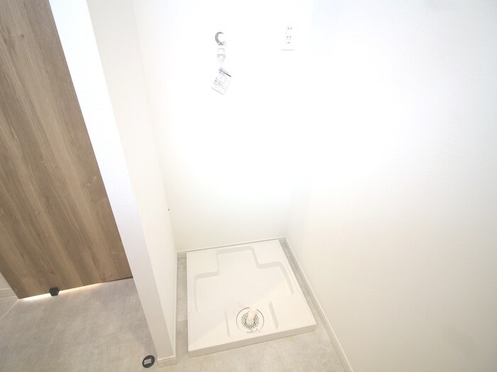 物件内観写真12　(洗濯機置場)