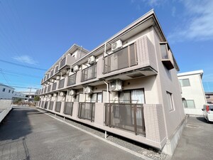 メゾンエスト外観写真