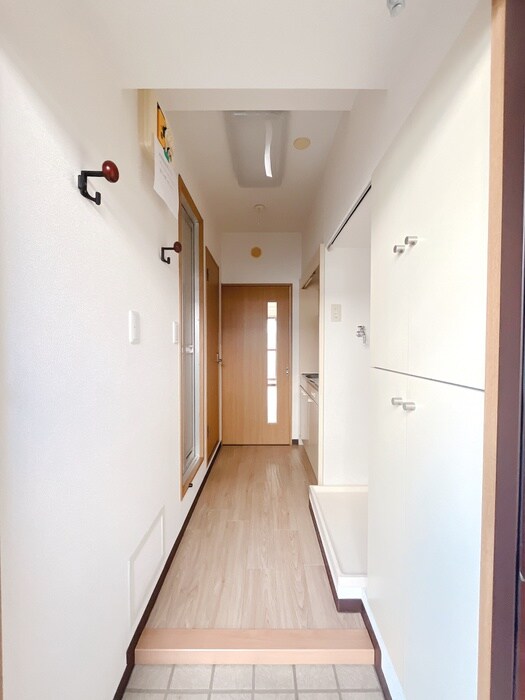 物件内観写真13　(廊下)
