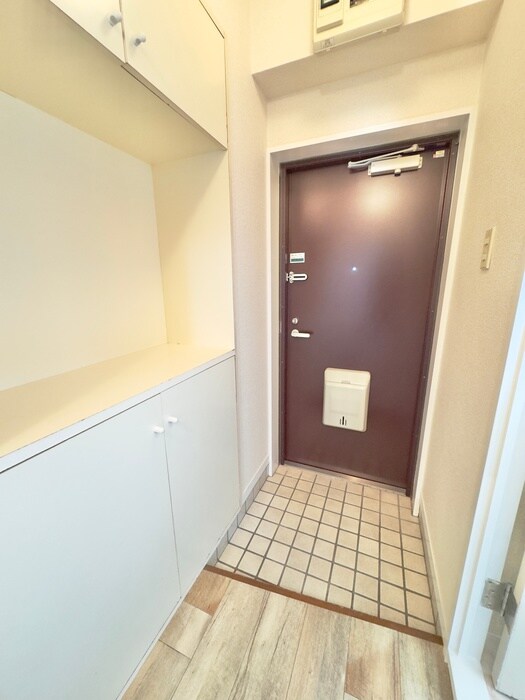 物件内観写真15　(玄関)