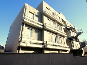 ＣＯＵＲＴ　ＡＸＩＳ外観写真