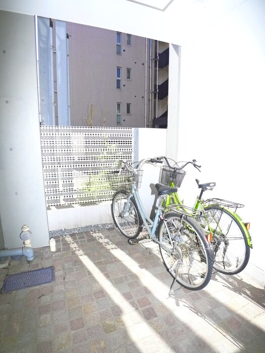 物件外観写真6　(駐輪場)