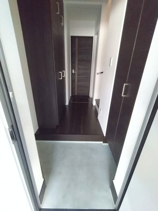 物件内観写真10　(玄関)