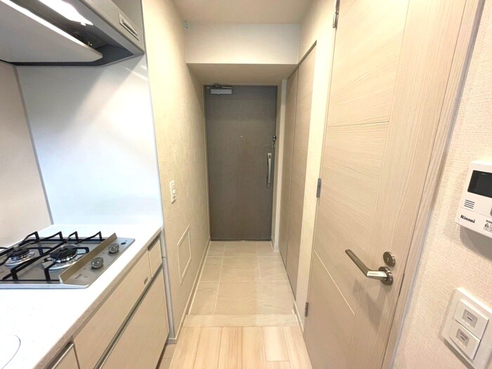 物件内観写真7　(玄関)