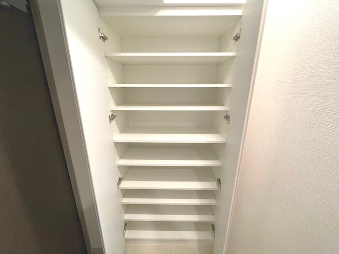 物件内観写真8　(靴箱)