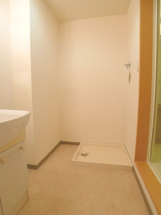 物件内観写真17　(洗濯機置場)