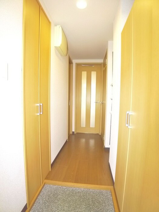 物件内観写真18　(廊下)