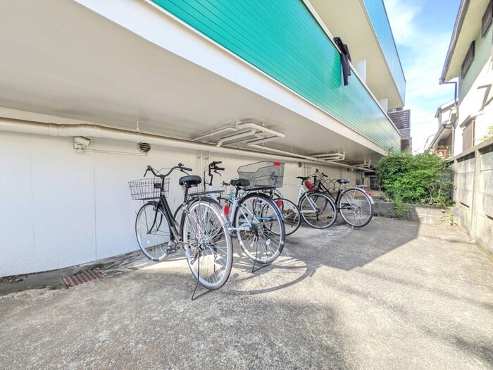 物件外観写真6　(駐輪場)