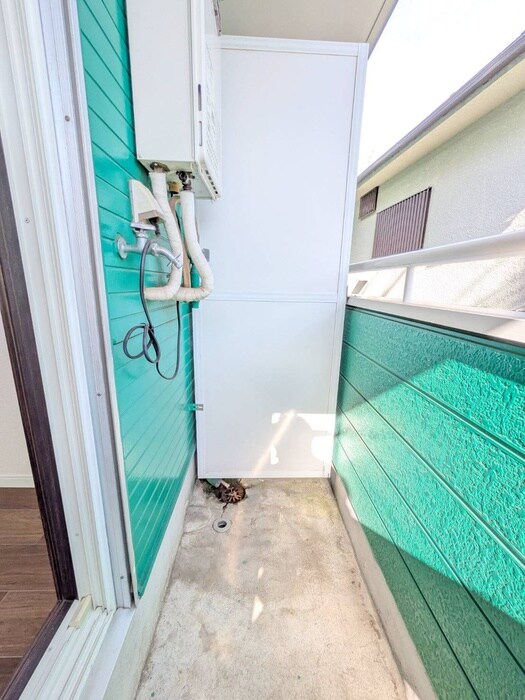 物件内観写真16　(洗濯機置場)