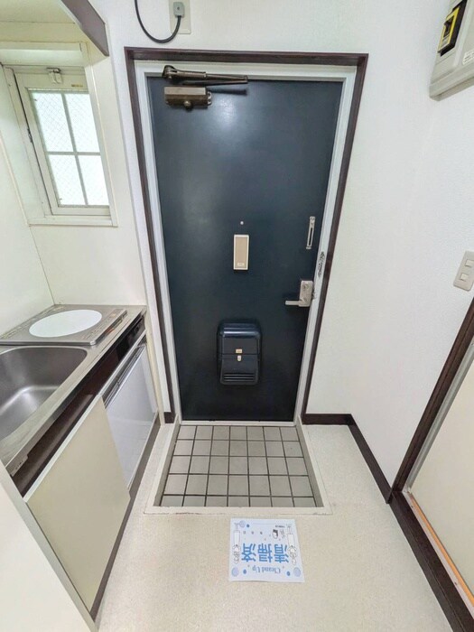 物件内観写真17　(玄関)