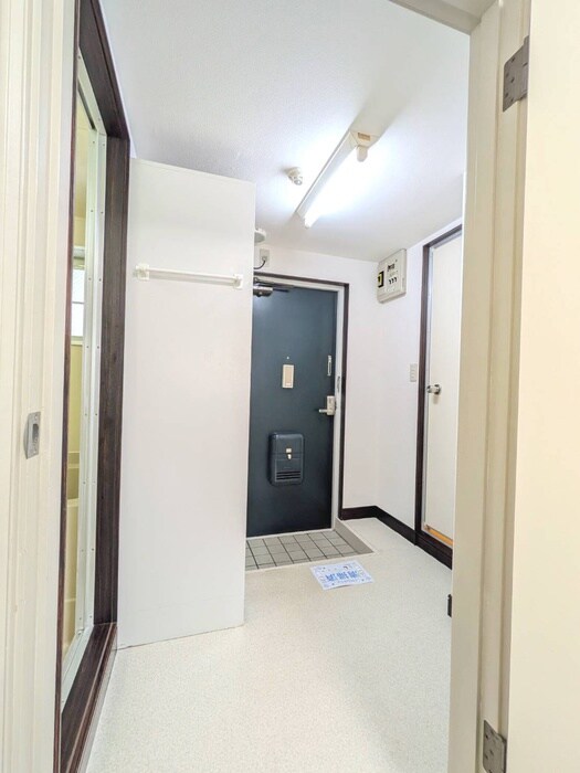 物件内観写真22　(玄関)