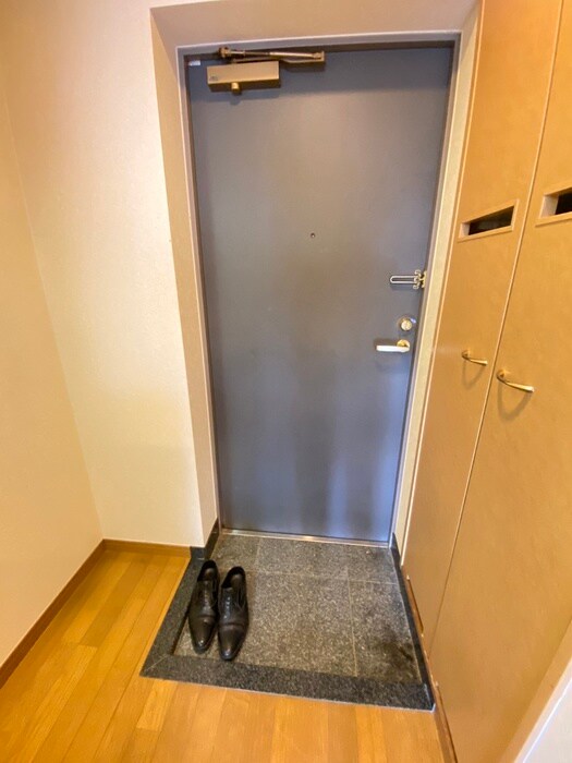 物件内観写真17　(玄関)