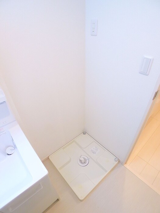 物件内観写真18　(洗濯機置場)