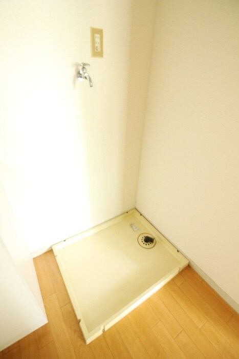 物件内観写真12　(洗濯機置場)