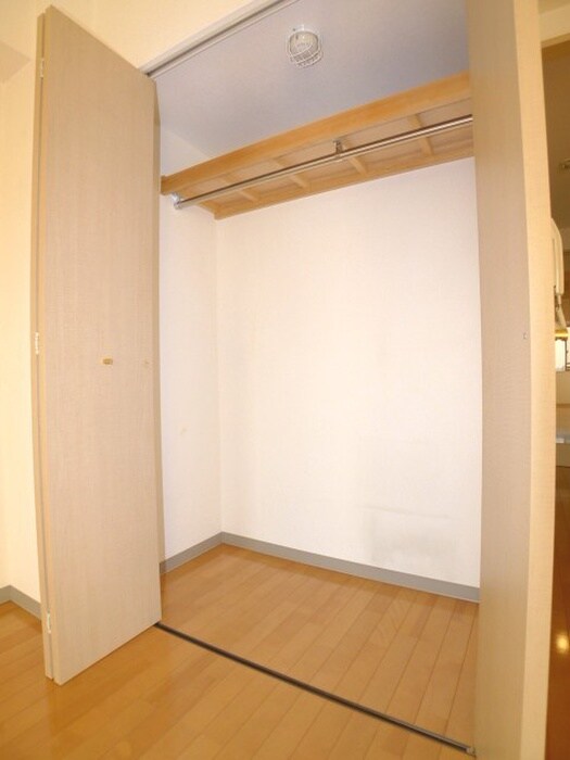 物件内観写真15　(収納)