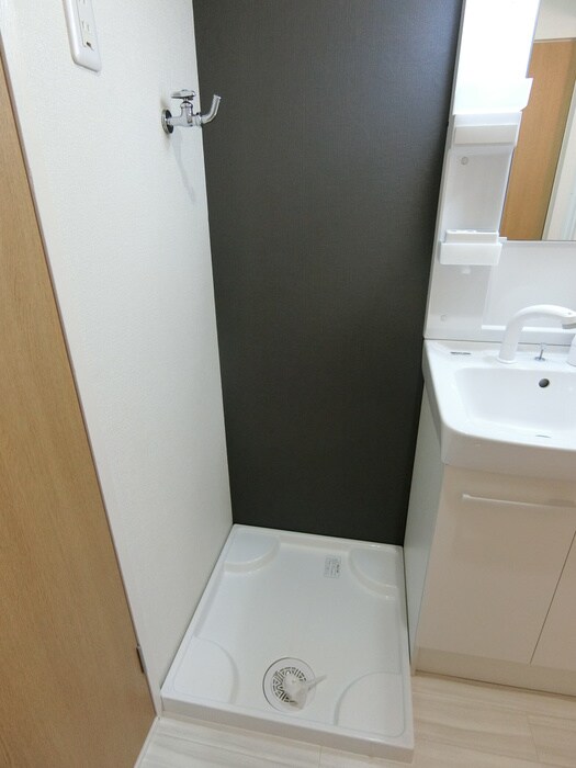 物件内観写真14　(洗濯機置場)