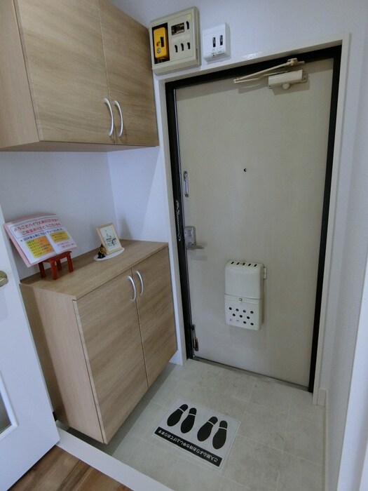 物件内観写真18　(玄関)