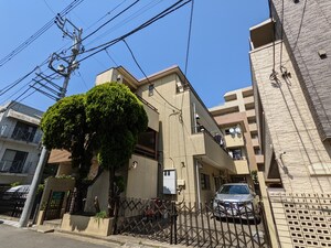カ－サカサレ外観写真