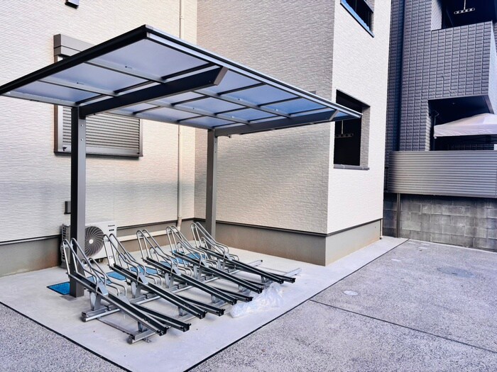 物件外観写真3　(駐輪場)